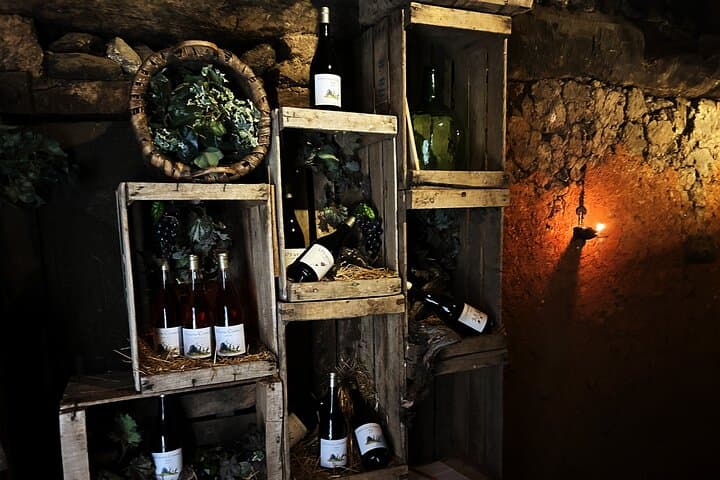 Experience with traditional winery tasting serrana s.XVI