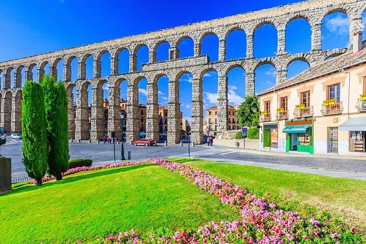 Tour por Segóvia e Toledo com Alcázar + ebook