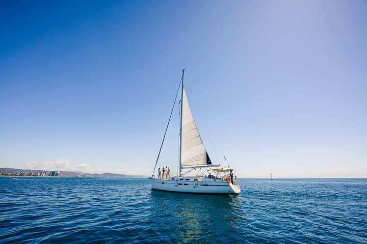 Barcelona : Private sailing cruise with open bar and pica pica
