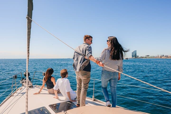 Barcelona: Private Sailing cruise with drinks & snacks