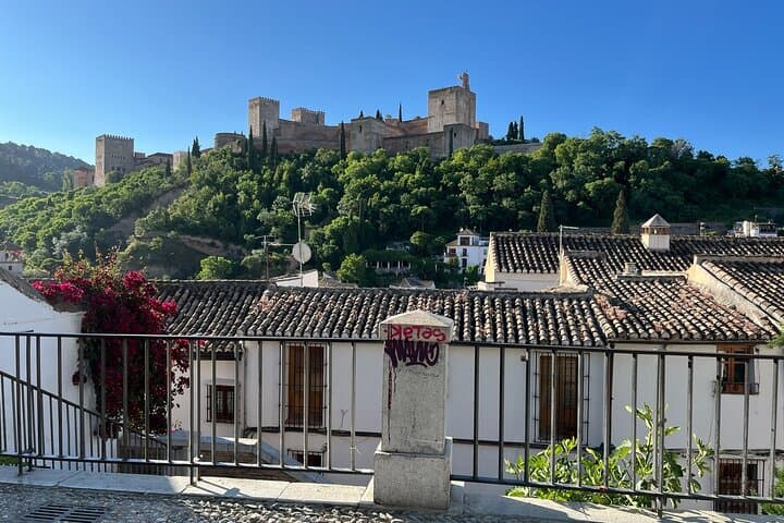 Enchanting Granada: A Self-Guided Audio Tour