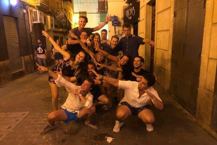 Alicante Pub crawl: Party as a Local