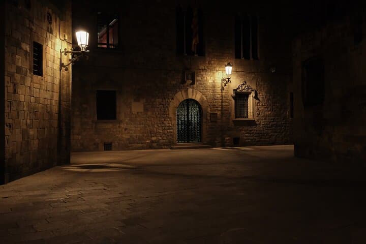 Barcelona Ghosts and Legends Night Walk of the Gothic Quarter