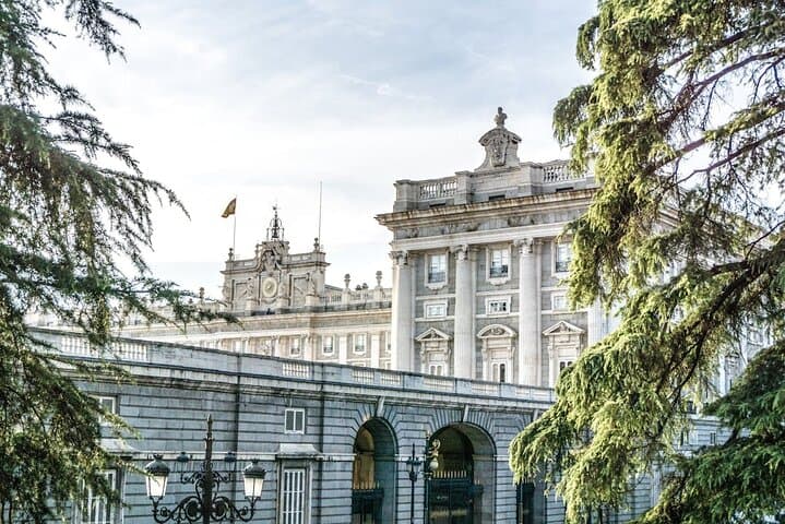Private Walking Tour in Royal Palace and Prado Museum