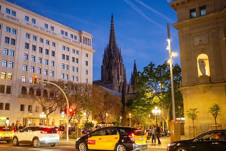 Photo Walking Tour Barcelona Cathedral Gothic Quarter El Born