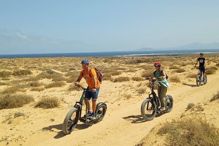 From Corralejo: E-bike/E-scooter 3-4 hour excursion