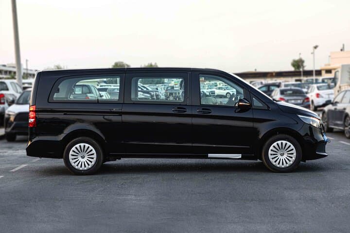 Transfer San Sebastian to Bilbao or San Sebastian Airports by Van