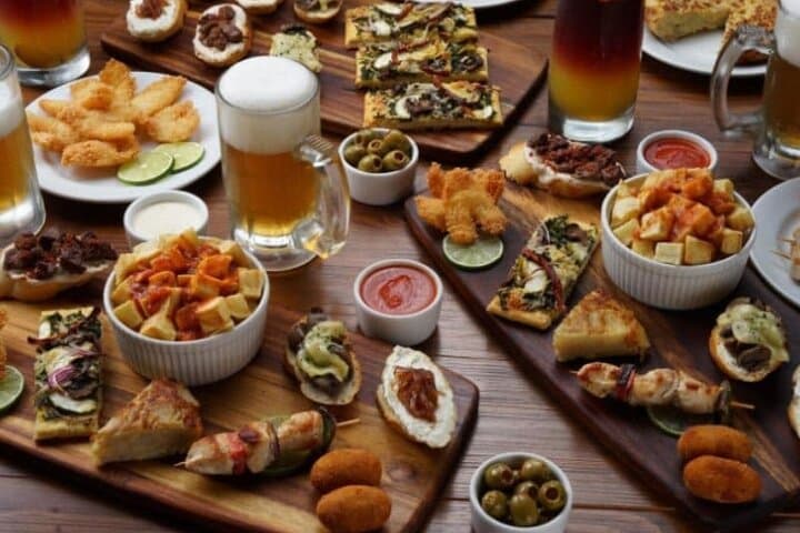 Private Tapas Tour in Barcelona with local guide