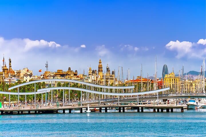 Barcelona Scavenger Hunt & Highlights Self-Guided Walking Tour