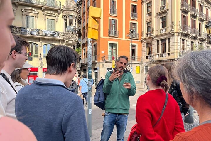 Barcelona Guided Street Food Tour and Gothic Quarter Visit