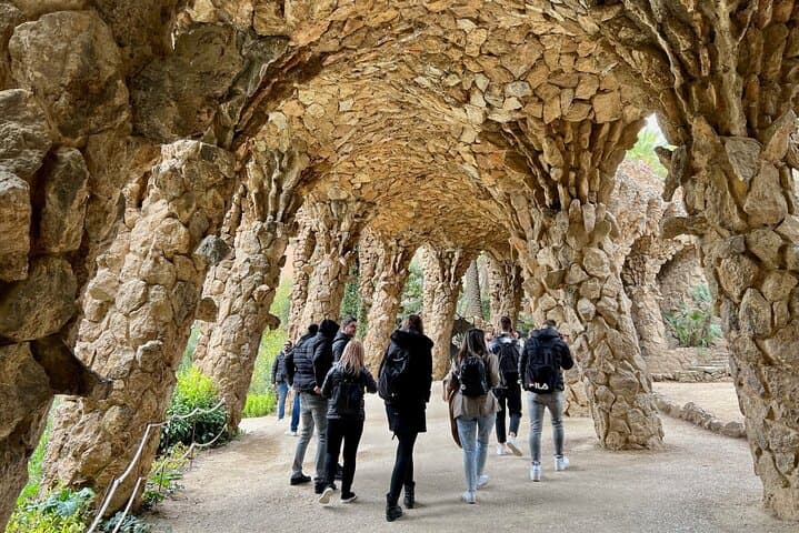 1-Hour Park Guell Gaudi's Wonder Guided Tour Max 6 People Group