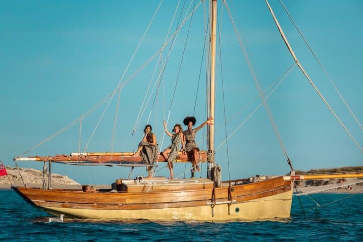 https://media-cdn.tripadvisor.com/media/attractions-splice-spp-720x480/12/77/cf/9c.jpg