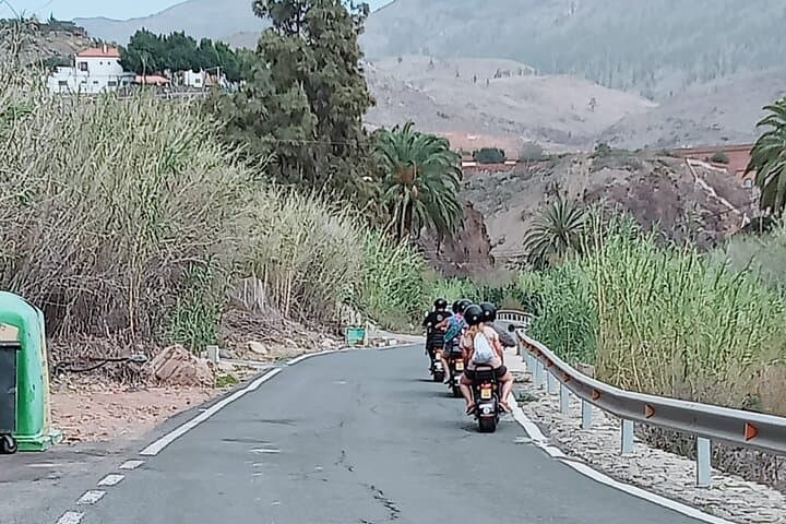 e-Scooter Mountain Tour in Natural Park Pilancones
