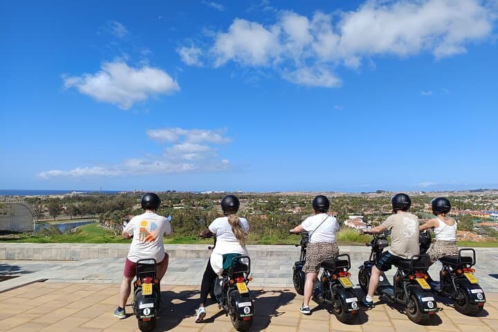 e-Scooter Mountain Tour in Natural Park Pilancones