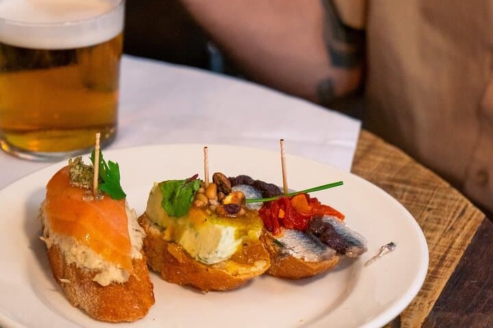 Barcelona: Self Guided Tapas and Wine Tour at Born