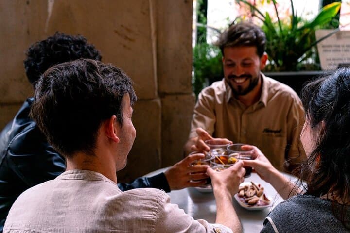 Barcelona: Self Guided Tapas and Wine Tour at Born