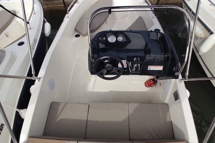 Boat rental without license - B452 'Doris' (4p) - Can Pastilla