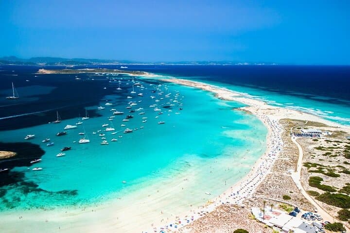 Tour Formentera with a guide by car and photos with a drone