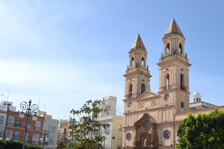 Walking Tour through Cádiz: Stories from the hand of a local guide