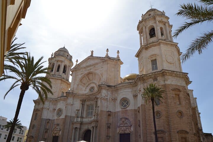 Walking Tour through Cádiz: Stories from the hand of a local guide