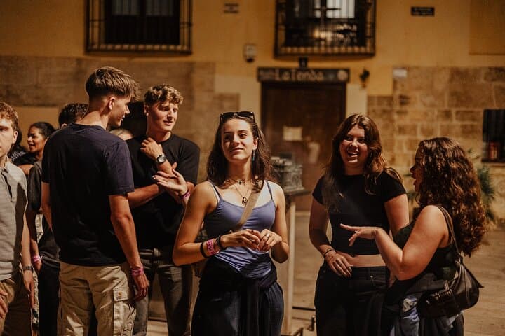 Pub Crawl Valencia | The Biggest | Club Entry Included