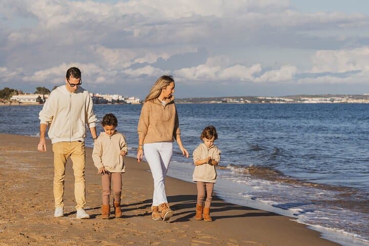 Sunset photo session on the best beaches in Alicante