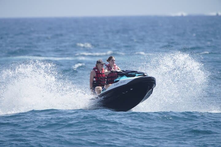 Fast jetskis trip