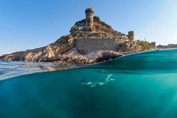 Costa Brava Tour: Tossa de Mar Easy Hike & Snorkel from Barcelona