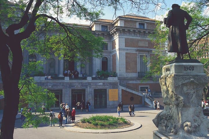 Madrid Essential Private Walking Tour of Iconic Landmarks