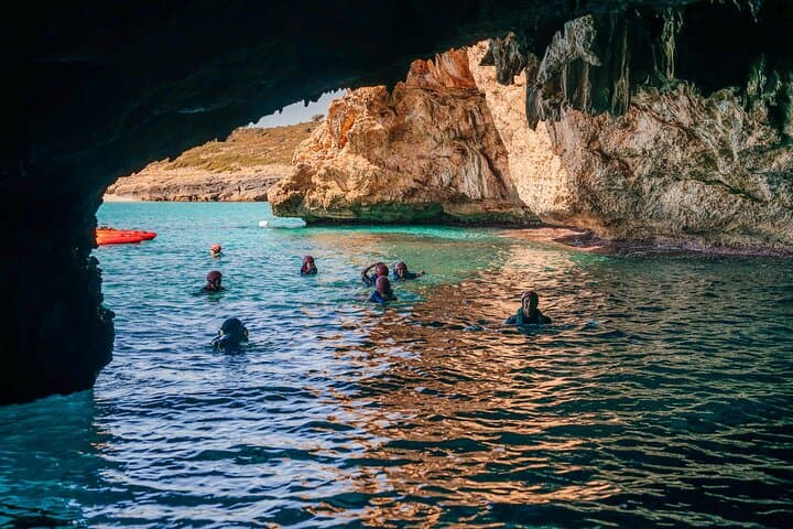 Cala Varques: Guided kayak Sea caves expedition & snorkeling