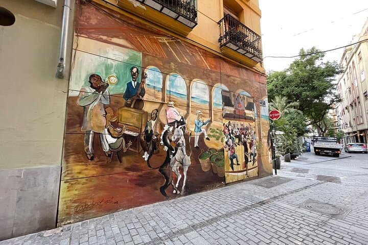 Valencia Street Art | Small Group Guided Tour by Bike