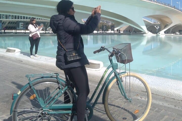 Private 2-Hour Bike Tour: Medieval Valencia & City of Arts