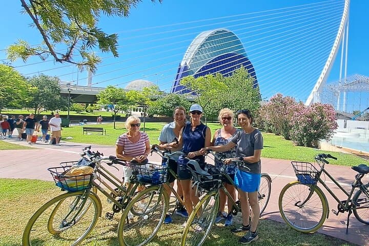 Private 2-Hour Bike Tour: Medieval Valencia & City of Arts