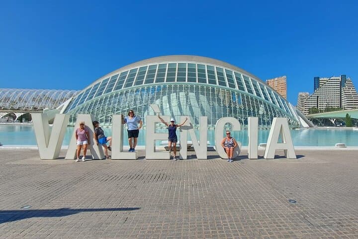 Private 2-Hour Bike Tour: Medieval Valencia & City of Arts