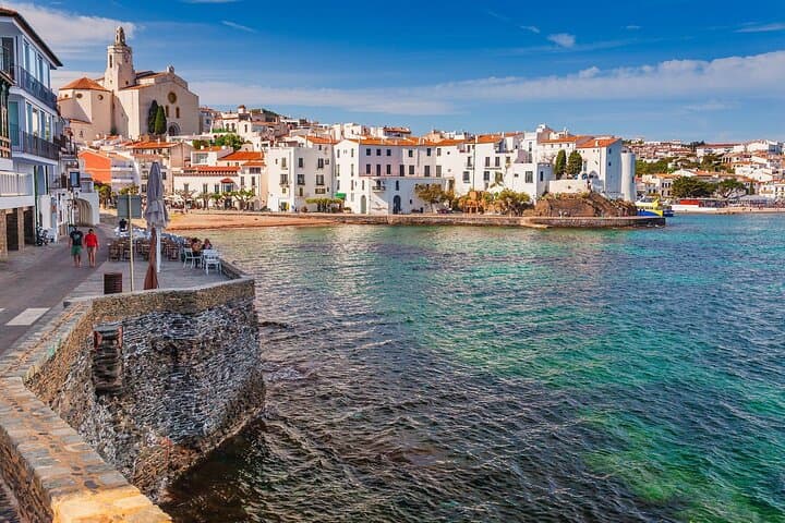 Coast and mountain tour in Catalonia