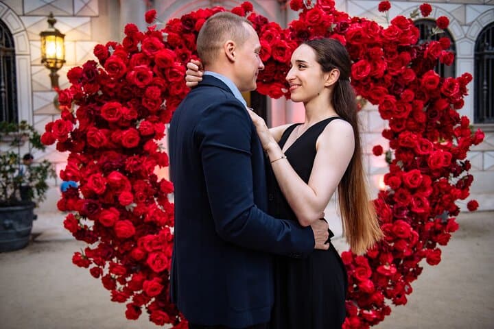 Marriage Proposal in Barcelona with Photoshoot and Wine