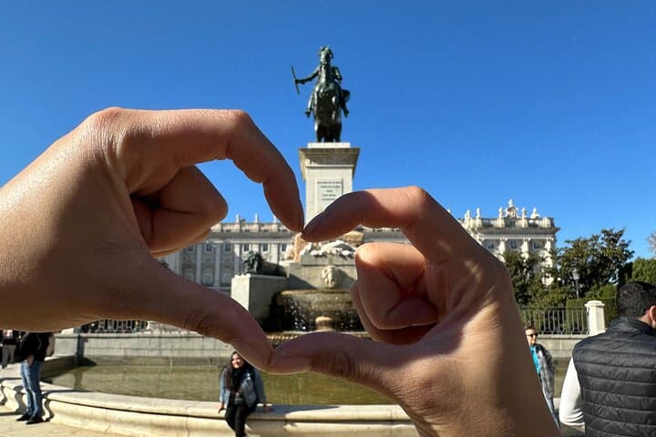 Kid-friendly Madrid Royal Palace Private Tour for Families