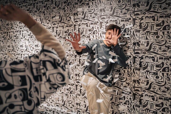 IKONO: a Unique Sensory and Photographic Experience