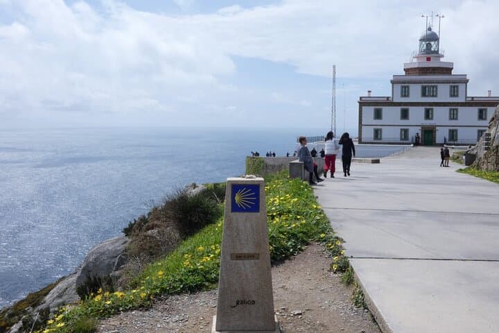 Finisterre Express : the route to the end of the world