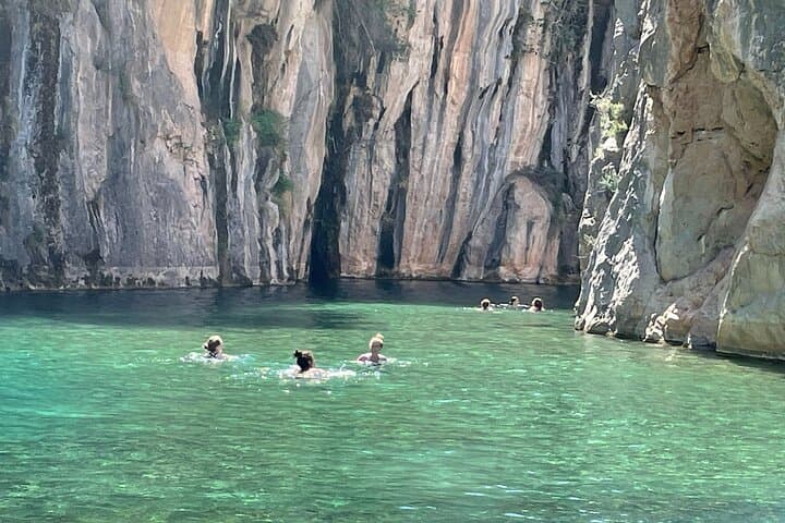 Hiking in Montanejos and swim in Thermal Springs - OFFICIAL GUIDE