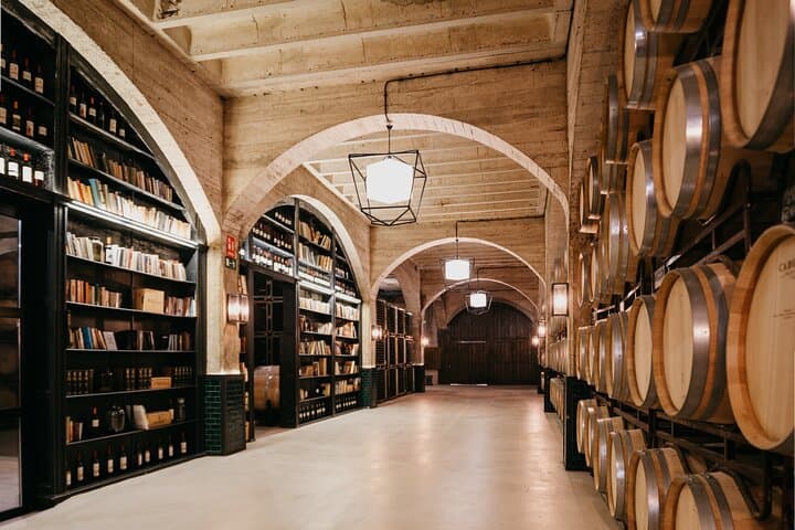 Room of fables and barrels