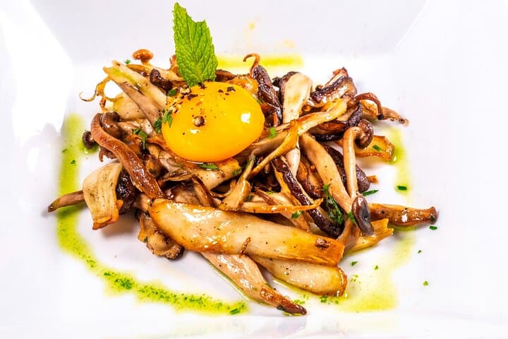 Food experience in mushroom cultivation (tour not included)