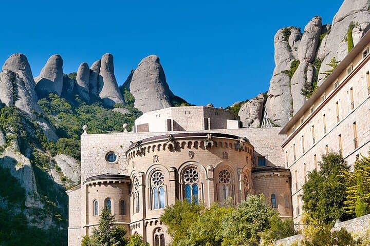 Montserrat Day Trip from Barcelona with Cogwheel Train + Ebook