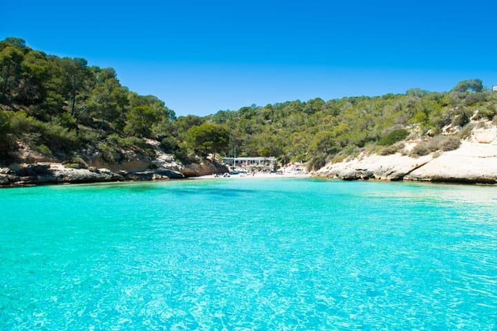 Tour Beach Portal Vells, Cave Portal Vells.
