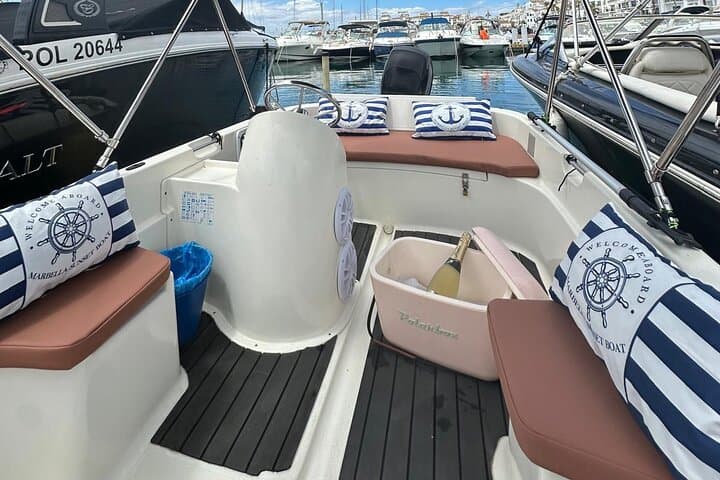Boat Rental without License in Puerto Banús Marbella