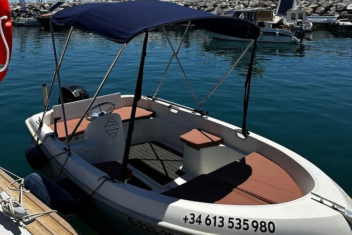 Boat Rental without License in Puerto Banús Marbella