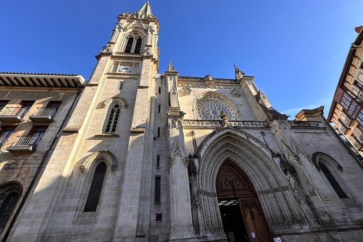 Bilbao Old Town Self-Guided City Walking Tour & Scavenger Hunt