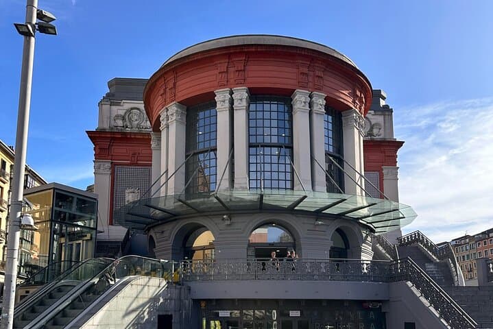 Bilbao Old Town Self-Guided City Walking Tour & Scavenger Hunt