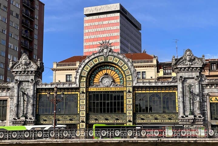 Bilbao Old Town Self-Guided City Walking Tour & Scavenger Hunt