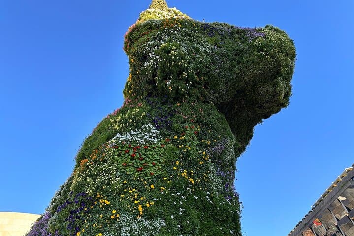 Bilbao Self-Guided City Walking Tour & Scavenger Hunt